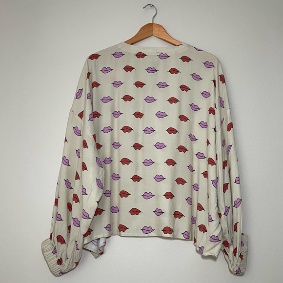 Anthropologie Bisous Lips Print Blouse - Picture 4 of 7